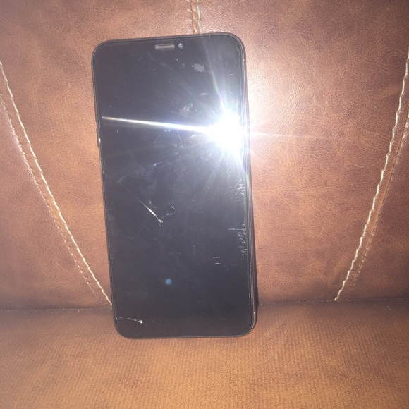 Trade or 200 iPhone sx max unlock to any battery 85% hmu for full dt